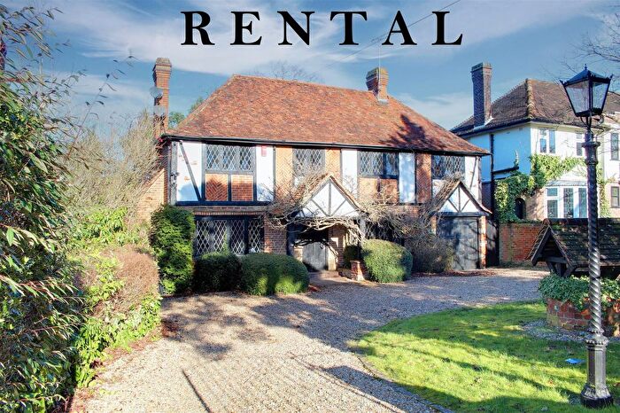 5 Bedroom Detached House To Rent In Brookmans Avenue, Brookmans Avenue, AL9