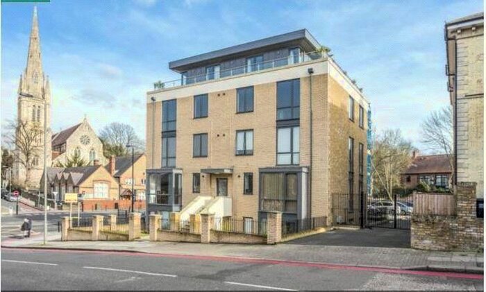 2 Bedroom Flat To Rent In Alton Road, London SW15