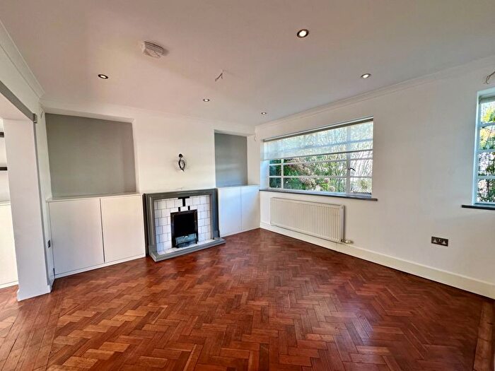 3 Bedroom Semi-Detached House To Rent In Howard Walk, Hampstead Garden Suburb, N2