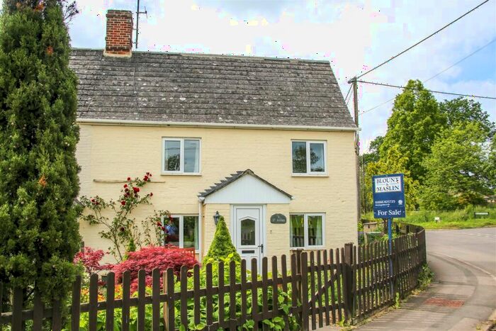 3 Bedroom Cottage For Sale In St Annes, Little Somerford, Chippenham, SN15