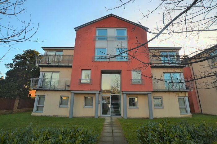 2 Bedroom Flat To Rent In Pinegrove Gardens, Edinburgh, EH4