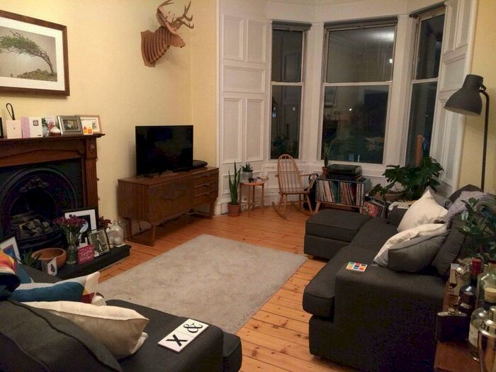 2 Bedroom Flat To Rent In L &# Cadzow Place, Edinburgh, EH7