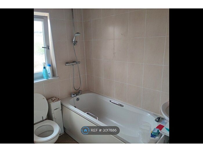 3 Bedroom Maisonette To Rent In Melrose Place, Coatbridge, ML5