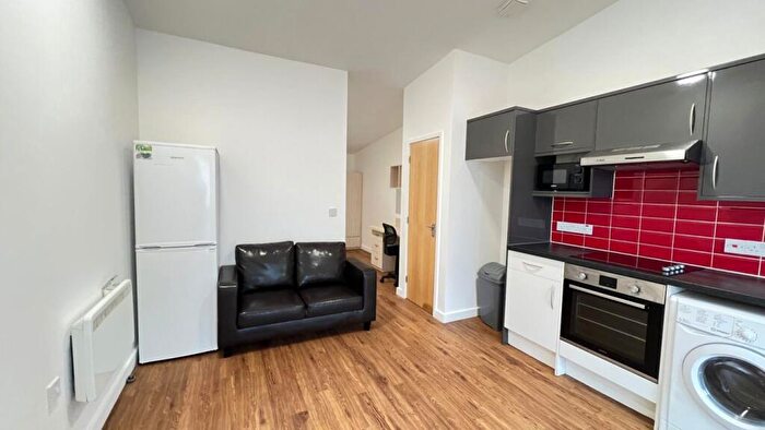 Studio To Rent In Kiln Court, Sturry Road Ref -, CT1