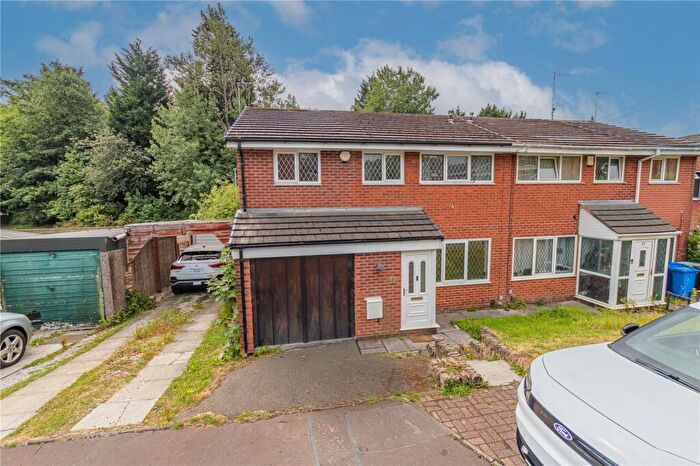 4 Bedroom Semi-Detached House For Sale In Foxglove Court, Shawclough, Rochdale, OL12