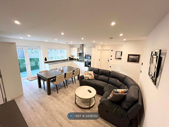 3 Bedroom Flat To Rent In Clitterhouse Road, London, NW2