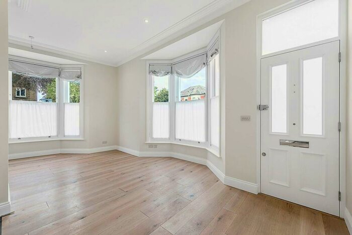 4 Bedroom House To Rent In Endlesham Road, Nightingale Triangle, London, SW12