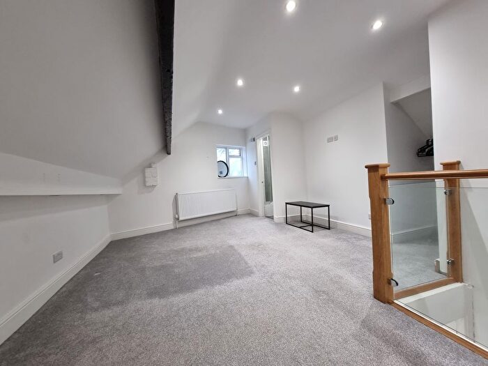 2 Bedroom Flat To Rent In Chesterfield Road, Sheffield, S8