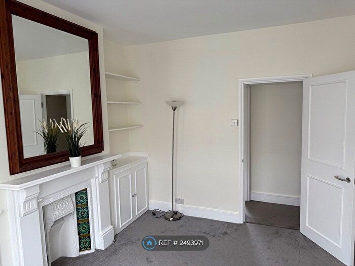 1 Bedroom Flat To Rent In Ridley Road, Wimbledon, SW19