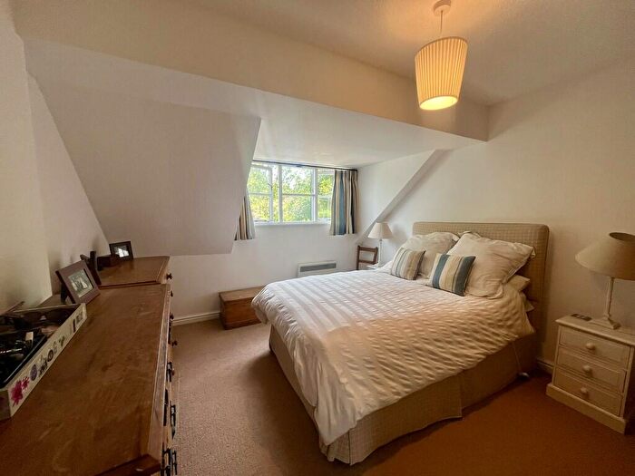 3 Bedroom Terraced House For Sale In Barn Close, Kintbury, RG17