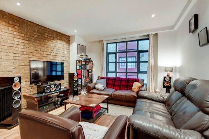 2 Bedroom Flat To Rent In Wapping High Street, Wapping, London, E1W