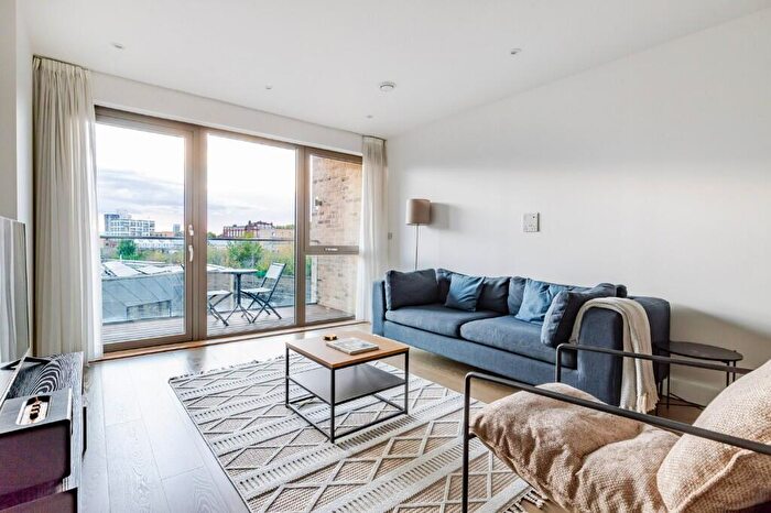 2 Bedroom Apartment To Rent In Hemming Street, London, E1