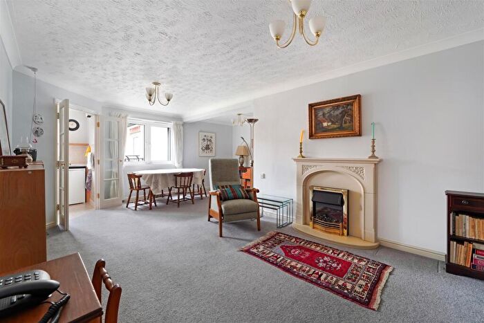 2 Bedroom Retirement Property For Sale In The Parade, Epsom, KT18
