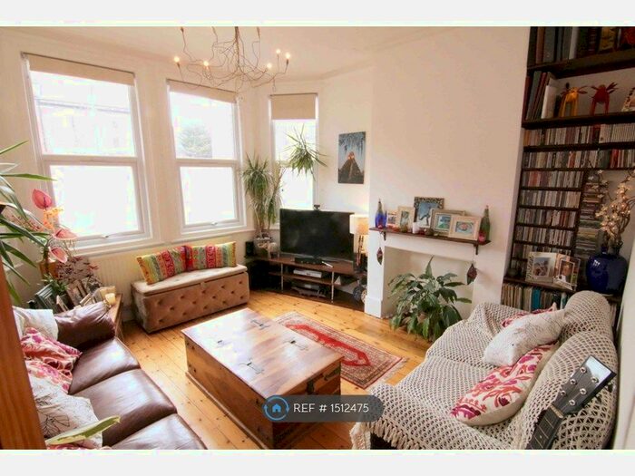 2 Bedroom Flat To Rent In Churchill House, London, NW2
