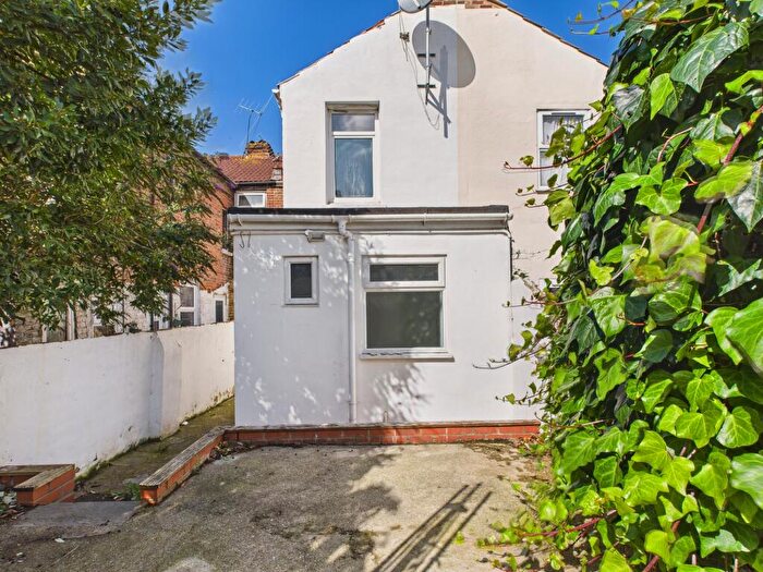 3 Bedroom Terraced House To Rent In Stamshaw Road, Stamshaw, Portsmouth, PO2