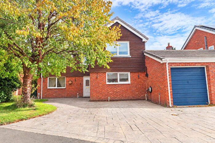 4 Bedroom Detached House For Sale In St. Peters Way, Mickle Trafford, CH2