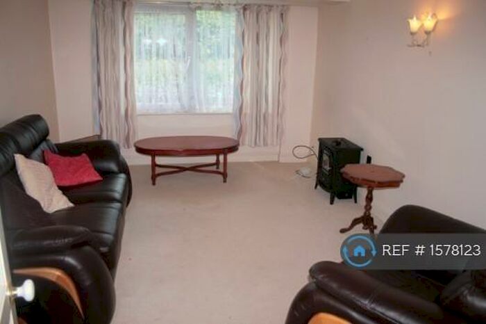 2 Bedroom Flat To Rent In Delius Way, Stanford Le Hope, SS17
