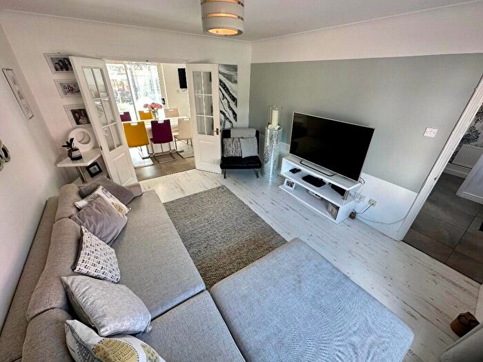 5 Bedroom Detached House For Sale In Lukins Drive, Great Dunmow, CM6