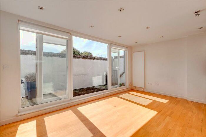 2 Bedroom Maisonette To Rent In Riversdale Road, London, N5