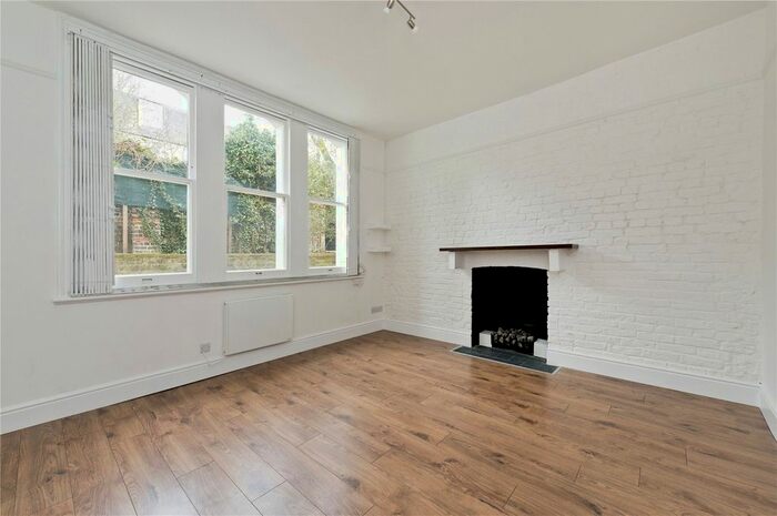 2 Bedroom Flat To Rent In Rockley Road, Brook Green, London, Uk, W14