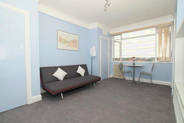 Studio To Rent In Balham High Road, Balham, London SW17