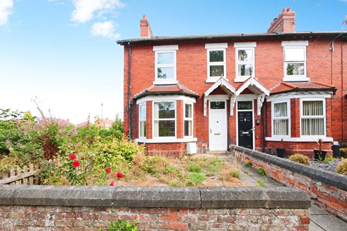 3 Bedroom End Terrace House For Sale In Station Road, Haxby, York, YO32