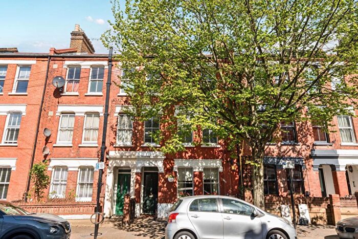 3 Bedroom Flat For Sale In Northlands Street, Camberwell, London, SE5