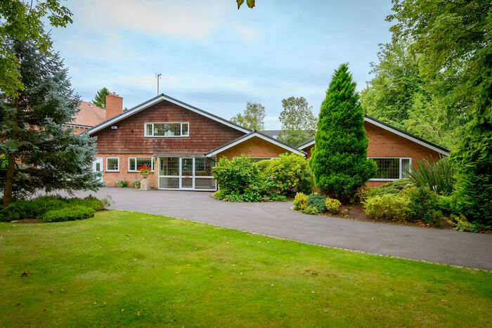 4 Bedroom Detached Bungalow To Rent In Blue Lake Road, Dorridge, B93