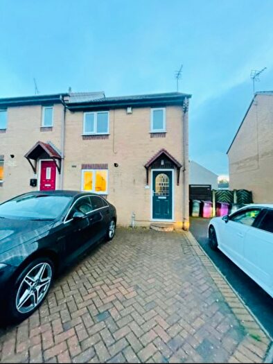 3 Bedroom Semi-Detached House To Rent In Westlea View, S43