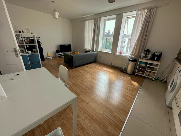 1 Bedroom Flat To Rent In The Vale, London, W3