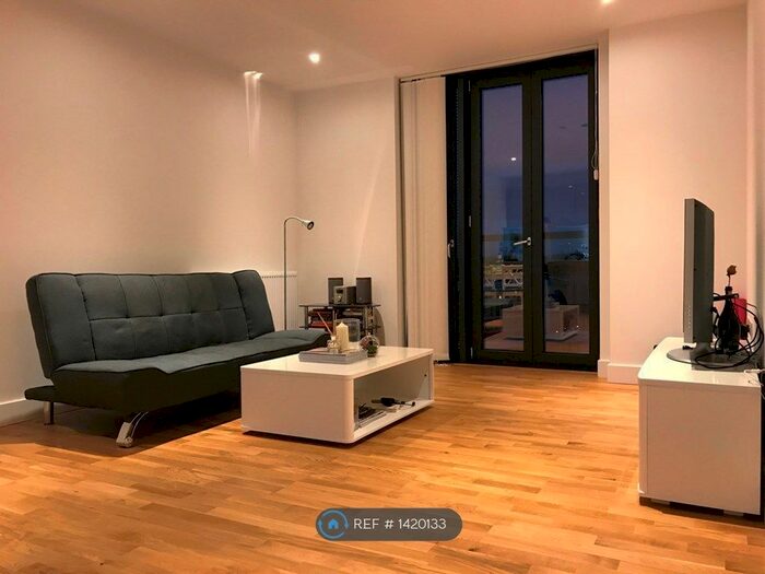 1 Bedroom Flat To Rent In Station Road, London, SE13