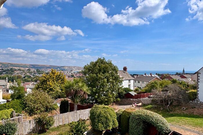 3 Bedroom End Of Terrace House For Sale In Mariners Drive, Swanage, BH19 - Photo 8