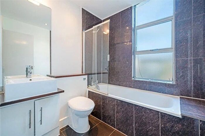 1 Bedroom Flat To Rent In Huddlestone Road, Willesden Green, NW2