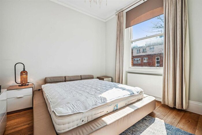 2 Bedroom Flat To Rent In Fitzgeorge Avenue, London, W14
