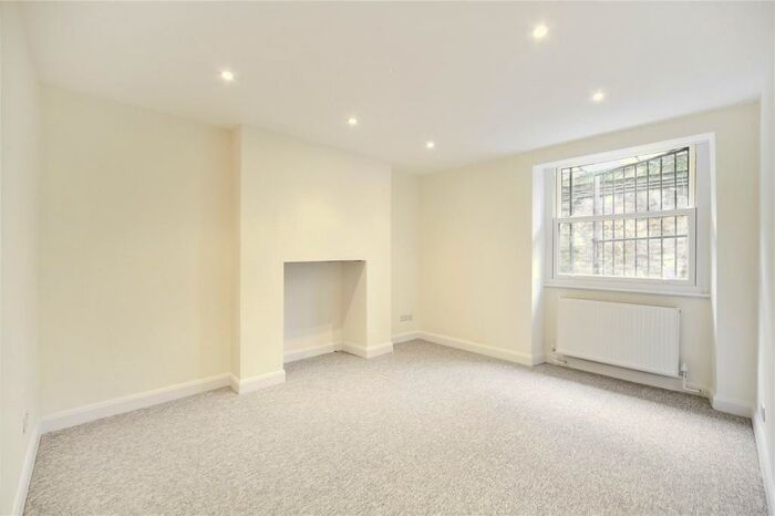 2 Bedroom Maisonette To Rent In Eversholt Street, London, NW1
