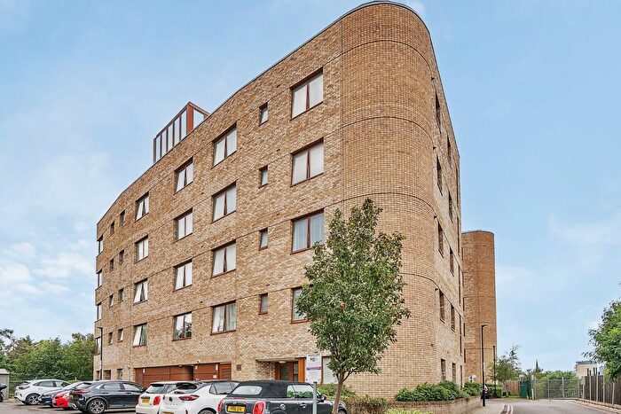 2 Bedroom Flat For Sale In Kenneth Way, London, W5