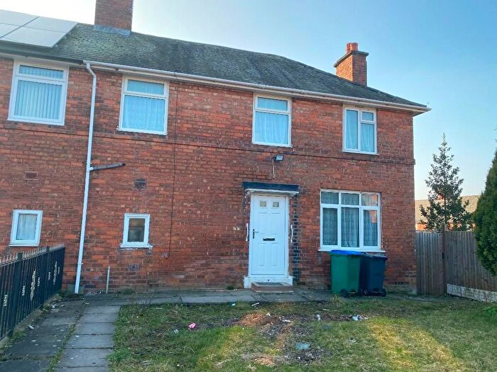 3 Bedroom Semi-Detached House For Sale In Ruskin Street, West Bromwich, West Midlands, B71