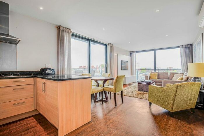 2 Bedroom Flat To Rent In Ellesmere Court, Fulham Road, SW10