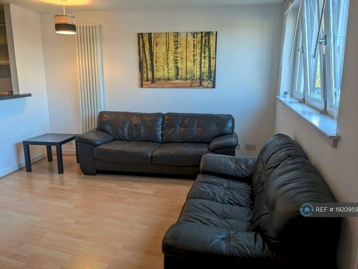 2 Bedroom Flat To Rent In East Pilton Farm Crescent, Edinburgh, EH5