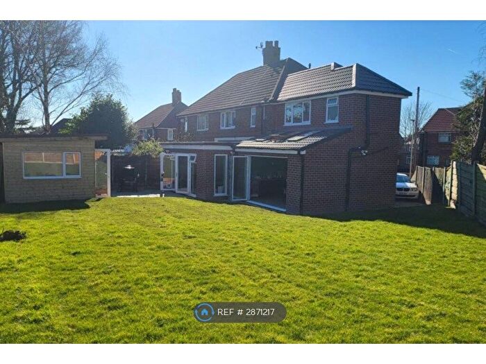 4 Bedroom Semi-Detached House To Rent In Cedar Avenue, Manchester, M46