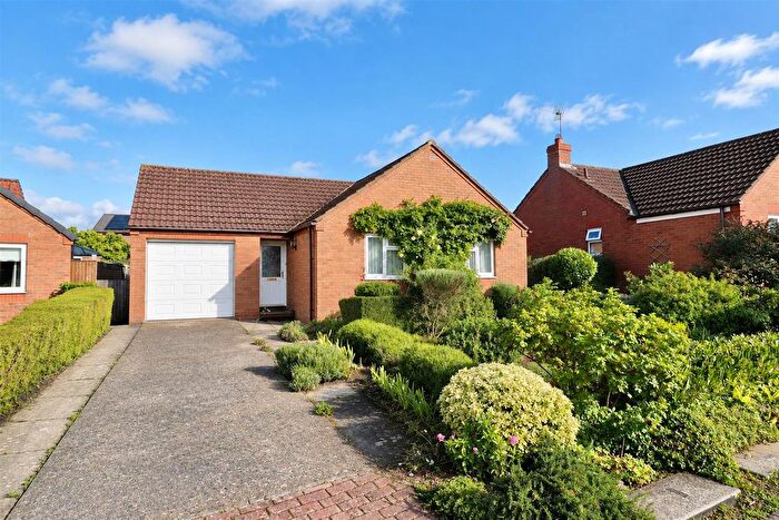 2 Bedroom Detached Bungalow For Sale In Wellington Close, Pocklington, York, YO42