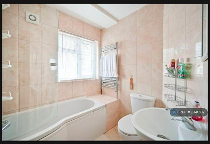 1 Bedroom Flat To Rent In Kingston Road, New Malden, KT3