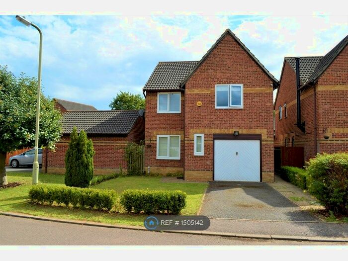 3 Bedroom Detached House To Rent In Forsythia Close, Bicester, OX26