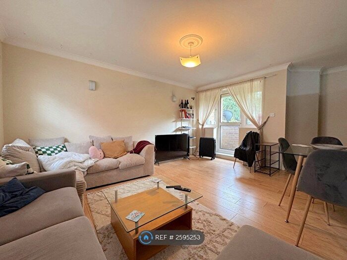 1 Bedroom Flat To Rent In Park Lodge, London, E1W