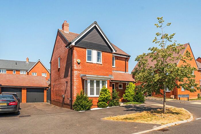 3 Bedroom Detached House For Sale In Wallace Avenue, Boorley Green, Southampton, SO32