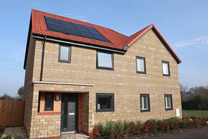 3 Bedroom Property To Rent In Barn Owl Road, Yatton, Bristol, BS49