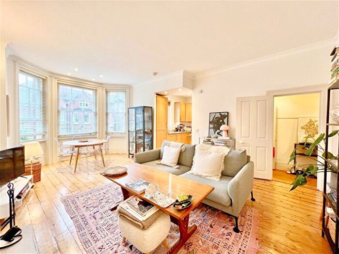 2 Bedroom Flat To Rent In Lambolle Road, Belsize Park, NW3