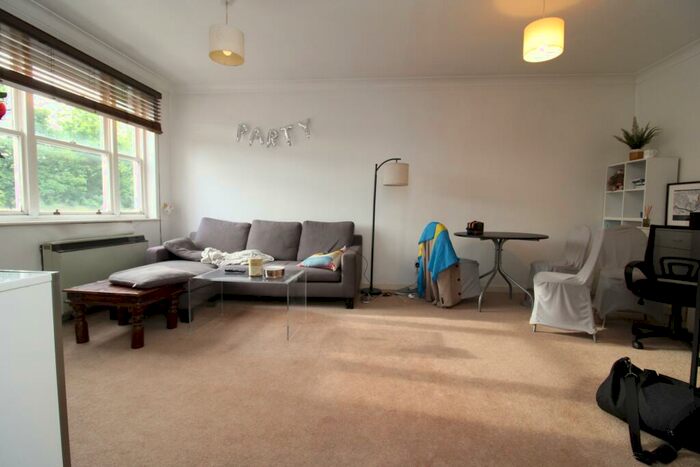 2 Bedroom Flat To Rent In Wilton Court, Cavell Street, London, E1