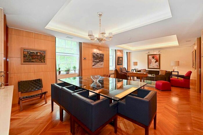 3 Bedroom Flat To Rent In Lowndes Square, London, SW1X