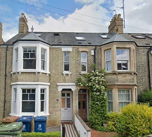 6 Bedroom End Of Terrace House To Rent In Bartlemas Road, Student Bedroom, OX4